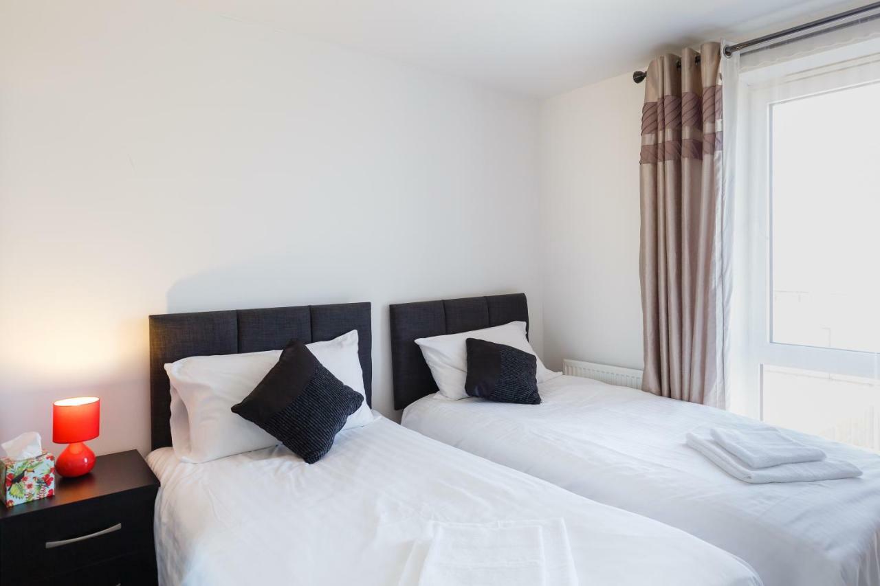 Contemporary Trumpington Apartment With Self Check-In ,Free On-Site Parking, Terrace, Super Fast Wifi & 5 Mins Drive To Papworth & Addenbrookes Hospitals Cambridge  Exterior foto